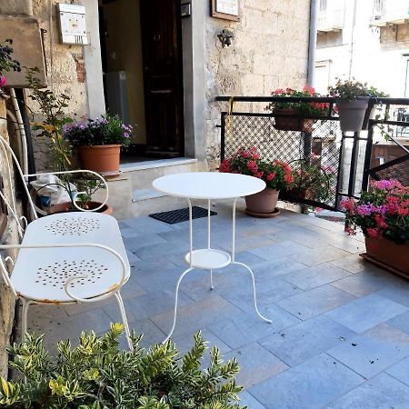 La Casa Del Pittore Di Petralia Petralia Soprana Bagian luar foto