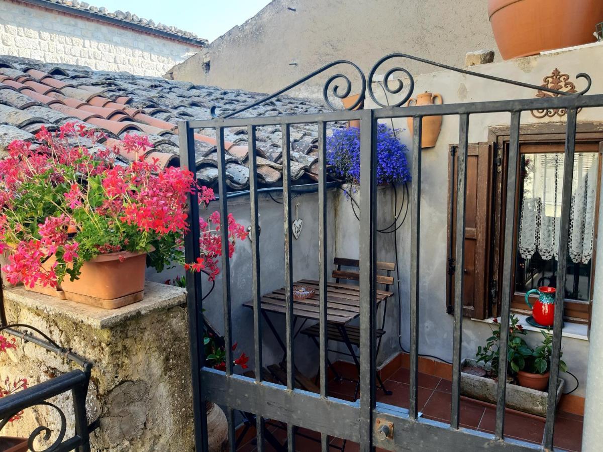 La Casa Del Pittore Di Petralia Petralia Soprana Bagian luar foto
