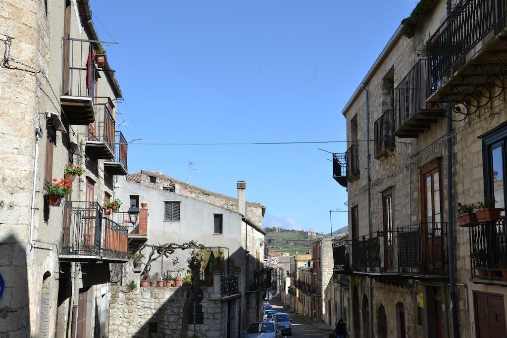 La Casa Del Pittore Di Petralia Petralia Soprana Bagian luar foto