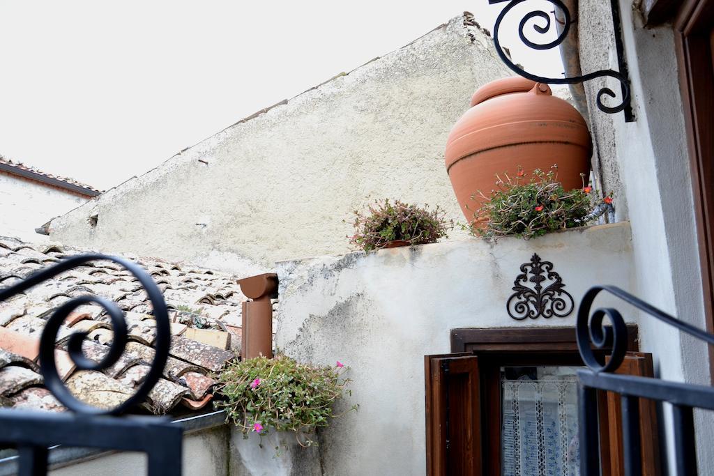 La Casa Del Pittore Di Petralia Petralia Soprana Bagian luar foto